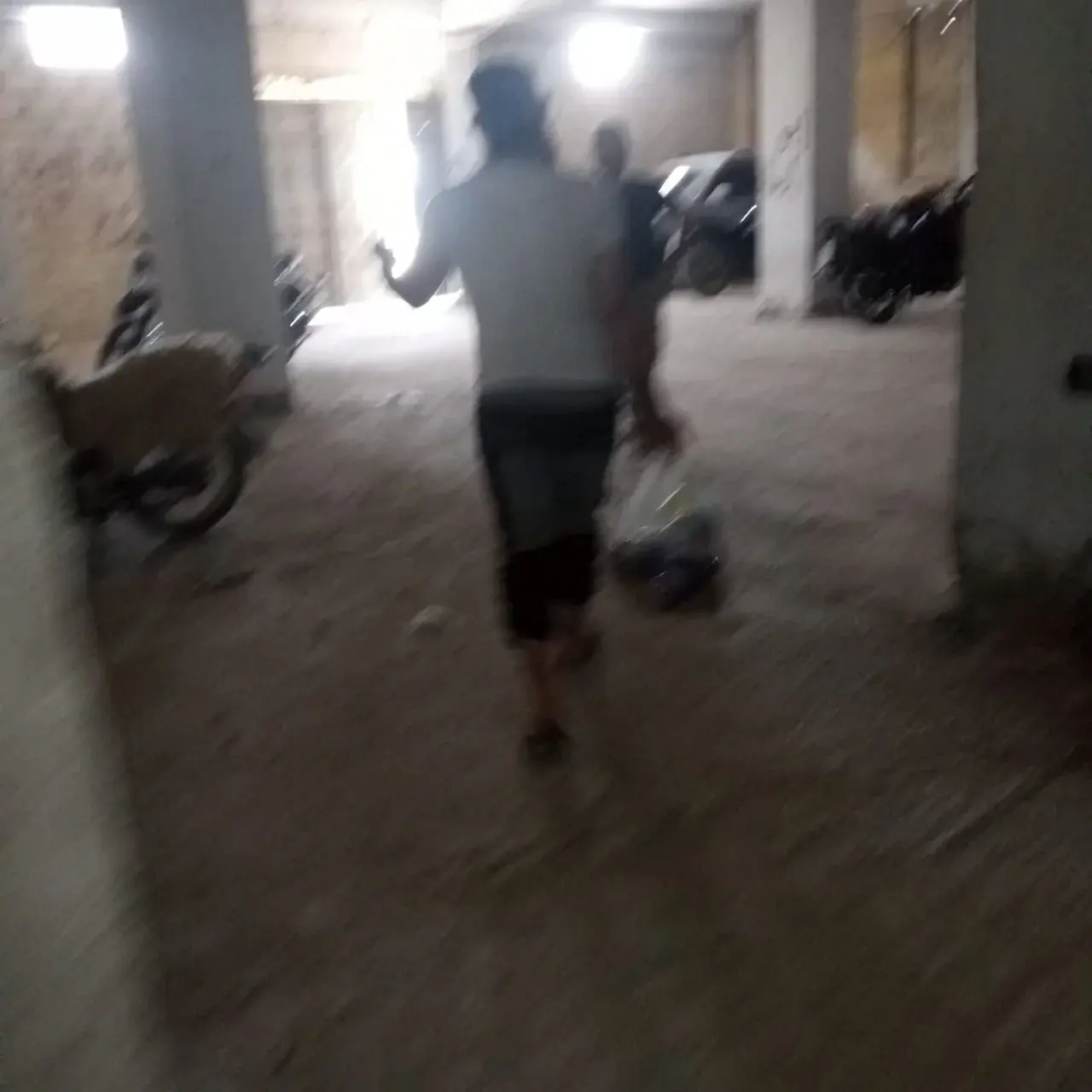 عکس ۳۳