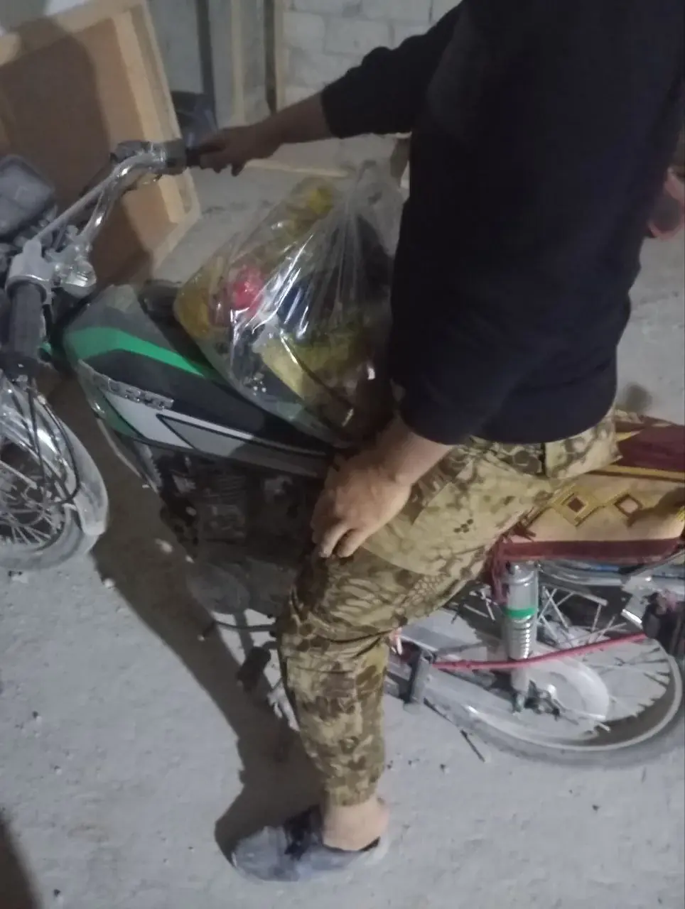 عکس ۴۸