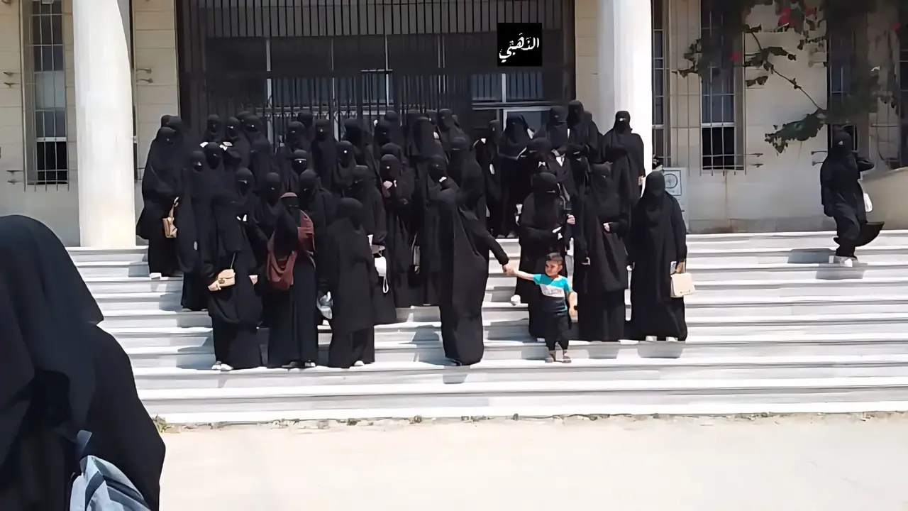 عکس ۴