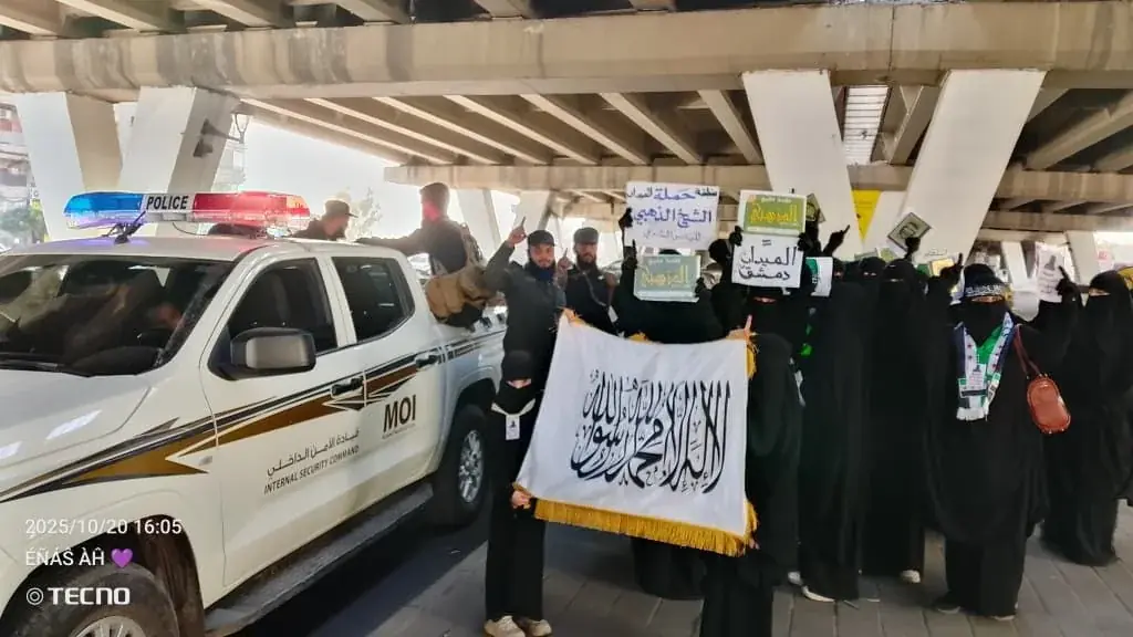 عکس ۲۲