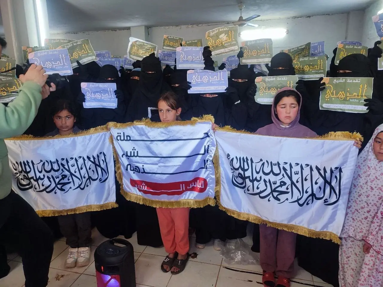 عکس ۱۲